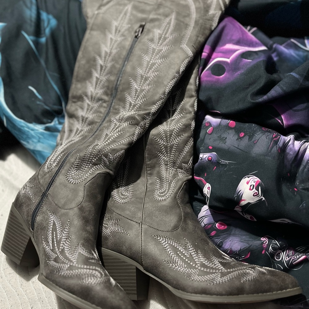 Gray Embroidered Women's Boots